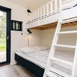 7 Person In Albaek-by Traum *