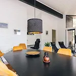 7 Person In Albaek-by Traum