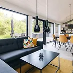 7 Person In Albaek-by Traum