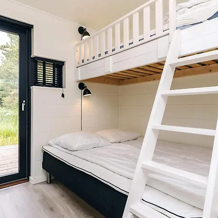 7 Person In Albaek-by Traum *