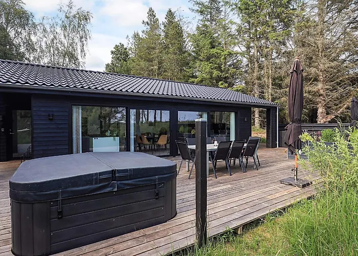 7 Person In Albaek-by Traum * Ålbæk